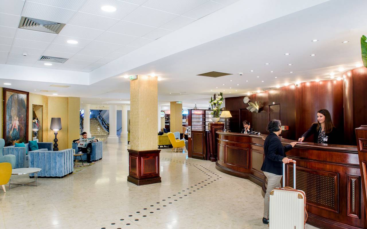 Bright and welcoming reception area with modern design lounge area, hotel restaurant pyrenees, Hotel La Solitude.