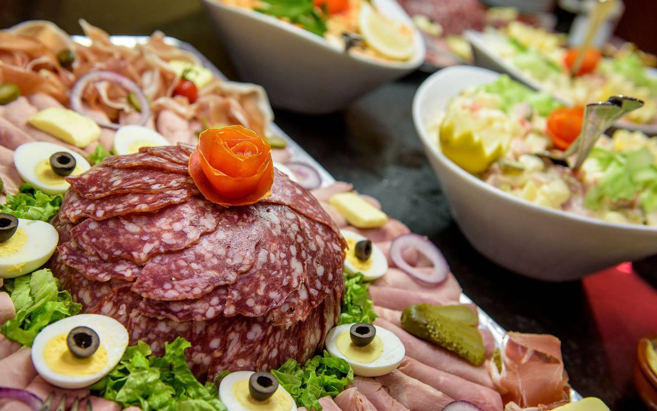 Buffet with cold cuts and salads, brasserie lourdes, Hotel La Solitude.
